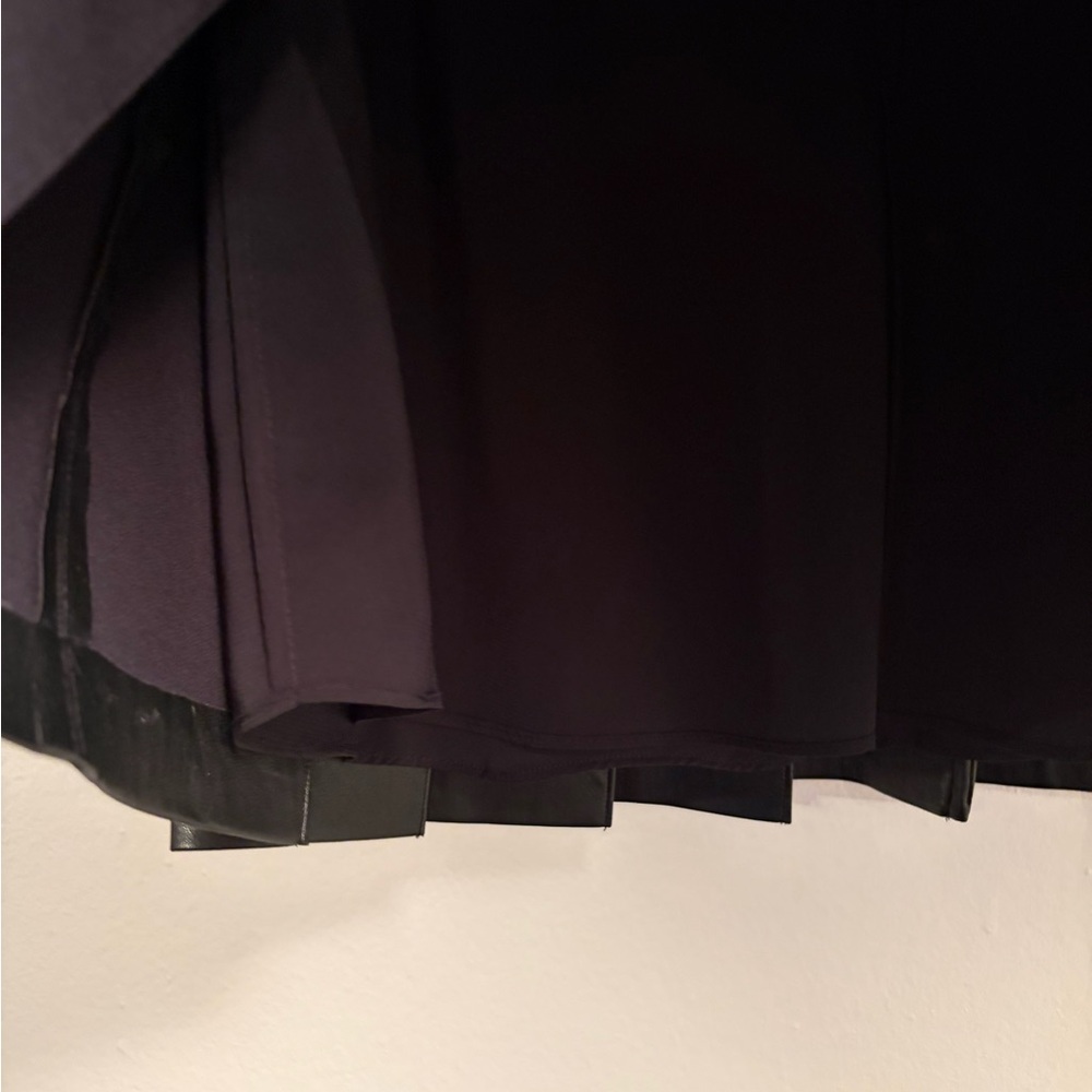 Alice & Olivia faux Leather Pleated Skirt size 6 - Picture 3 of 7